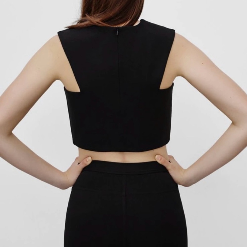 Talula (Aritzia) Manzanita Crop Tank - Charcoal Grey - Picture 2 of 4